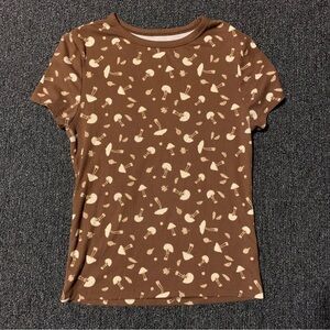 Cute mushroom print ribbed shirt medium